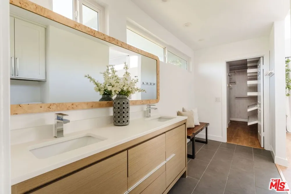 1031 17th Street #1 Santa Monica, CA 90403