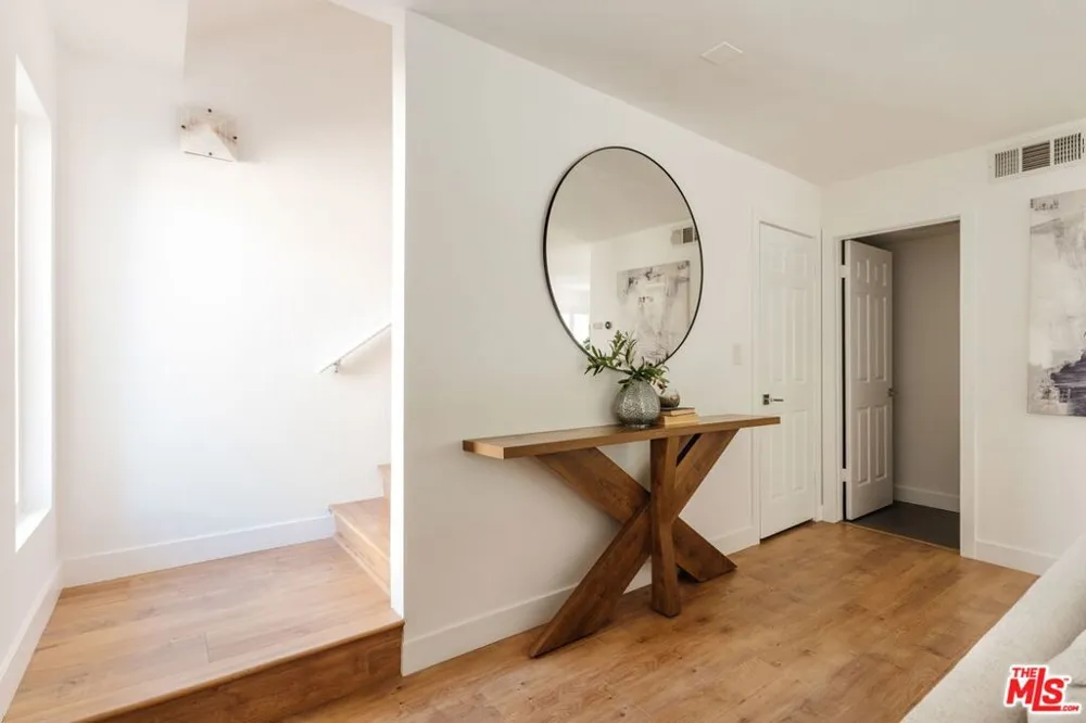 1031 17th Street #1 Santa Monica, CA 90403