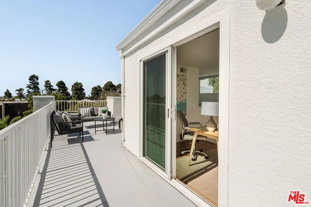 1031 17th Street #1 Santa Monica, CA 90403