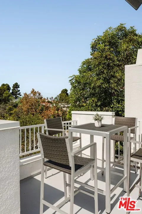 1031 17th Street #1 Santa Monica, CA 90403