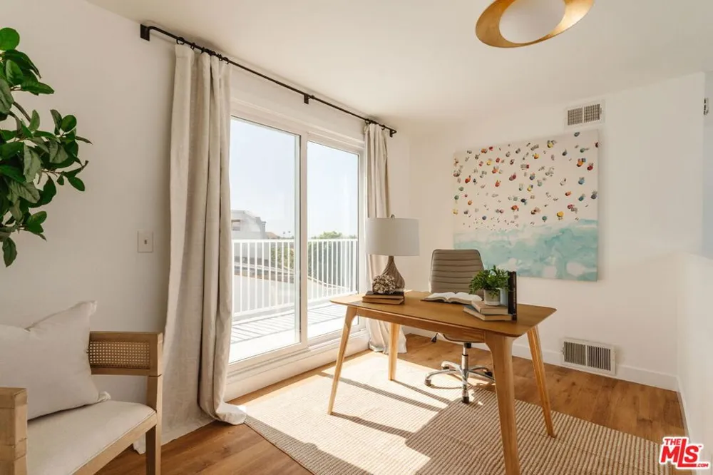 1031 17th Street #1 Santa Monica, CA 90403
