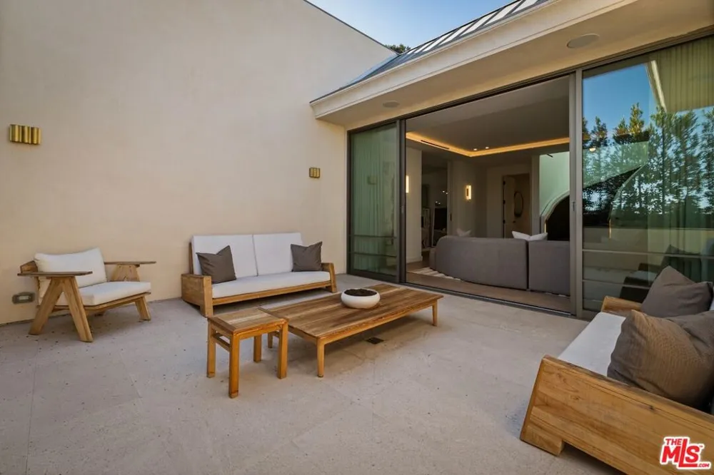1395 Doheny Drive Los Angeles, CA 90069