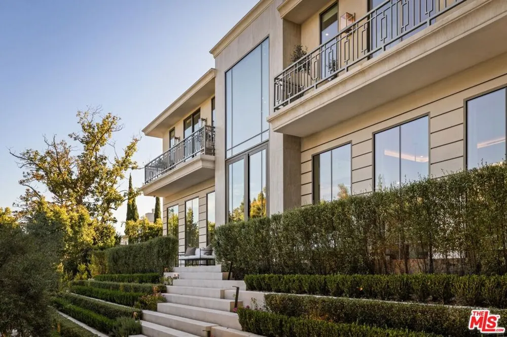 1395 Doheny Drive Los Angeles, CA 90069
