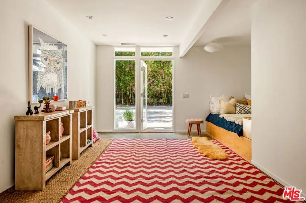9031 Wonderland Park Avenue Los Angeles, CA 90046