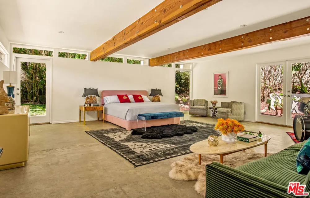 9031 Wonderland Park Avenue Los Angeles, CA 90046