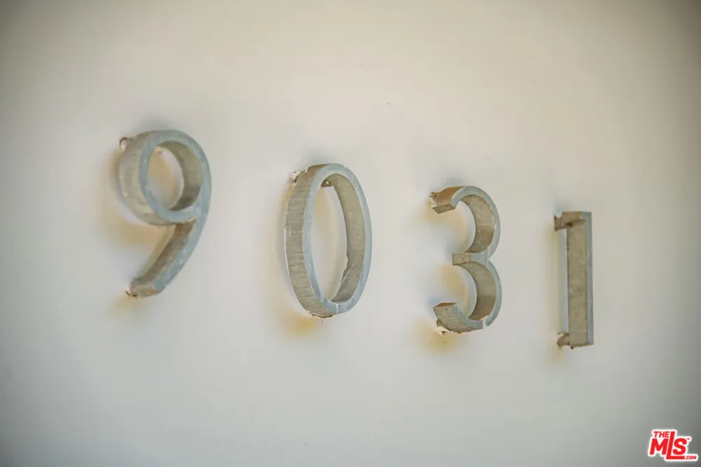 9031 Wonderland Park Avenue Los Angeles, CA 90046