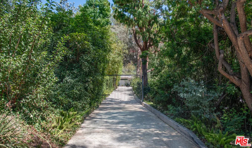 9031 Wonderland Park Avenue Los Angeles, CA 90046