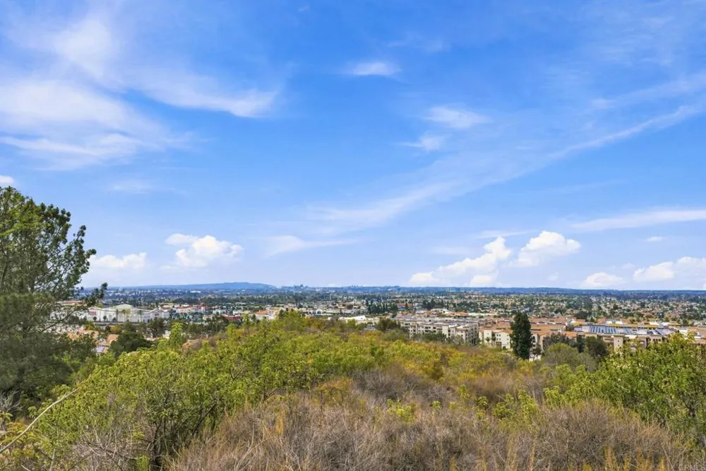11145 Affinity Court #25 San Diego, CA 92131