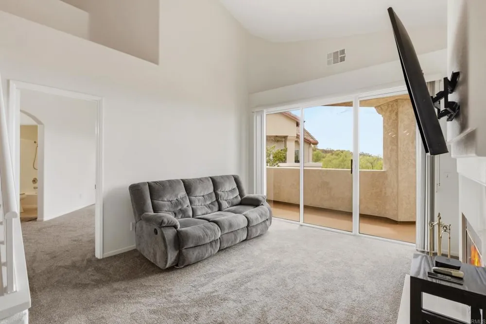 11145 Affinity Court #25 San Diego, CA 92131