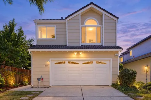 1287 Thorn Valley Court