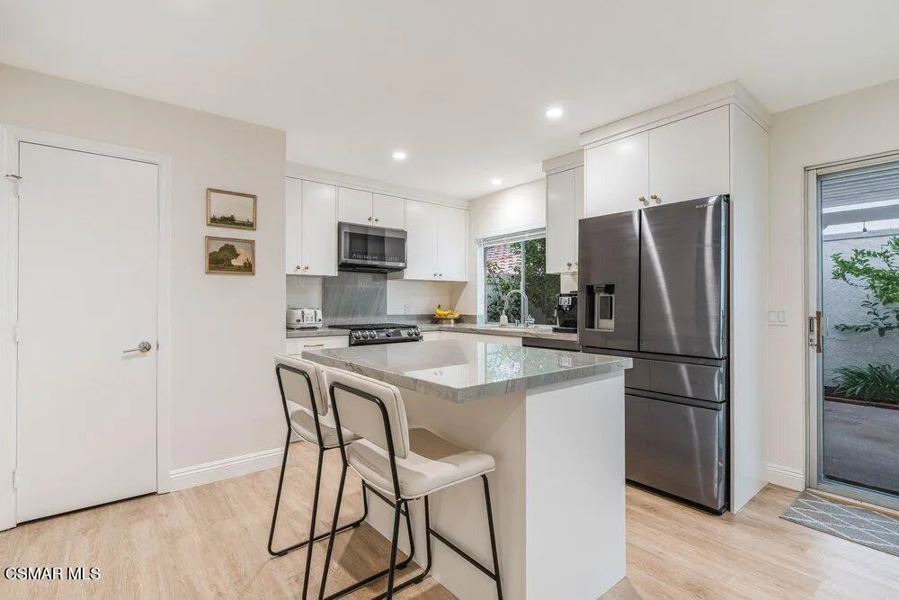 242 Green Lea Place Thousand Oaks, CA 91361