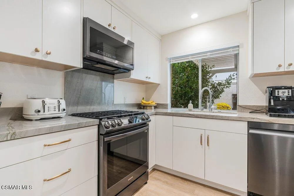 242 Green Lea Place Thousand Oaks, CA 91361