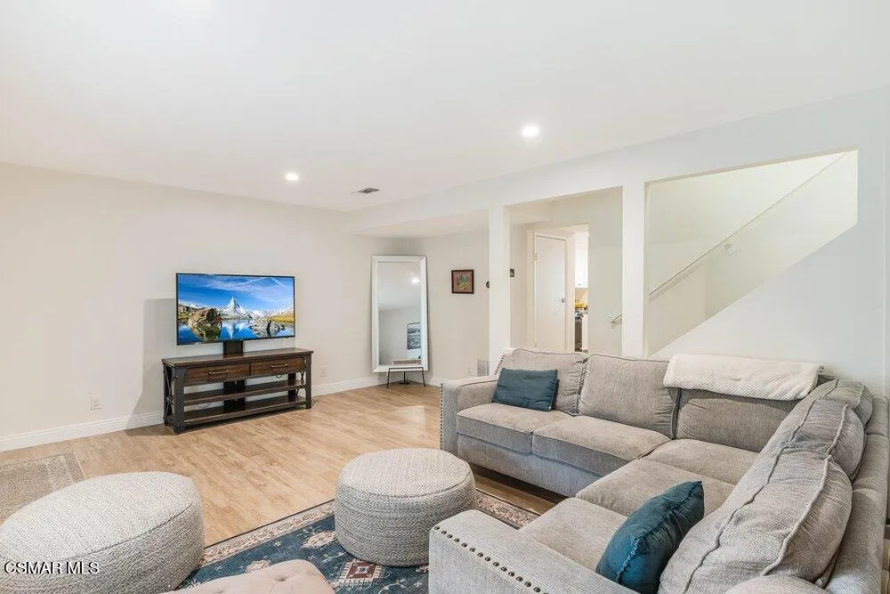242 Green Lea Place Thousand Oaks, CA 91361