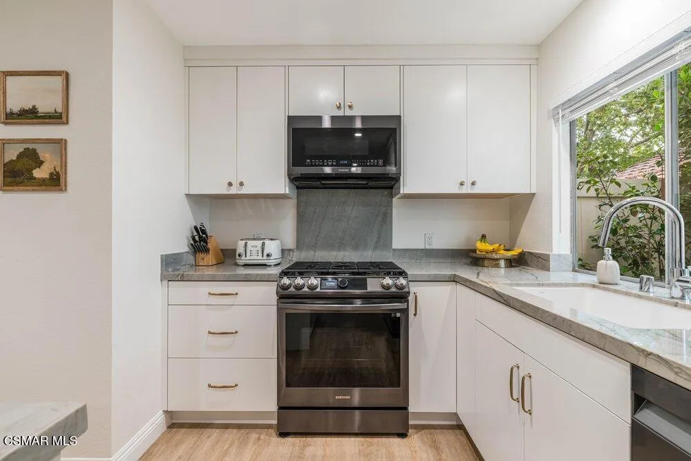 242 Green Lea Place Thousand Oaks, CA 91361