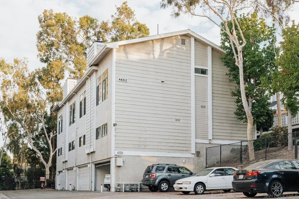 4652 Don Lorenzo Dr #A Los Angeles, CA 90008