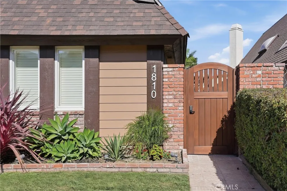 1810 Huntington Street Huntington Beach, CA 92648