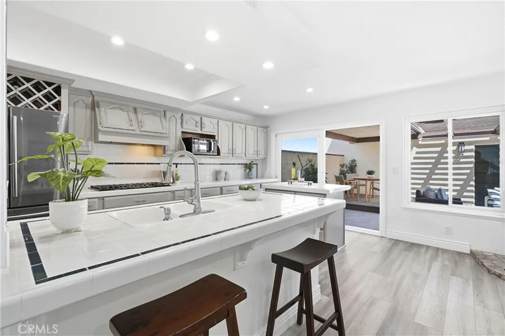 1810 Huntington Street Huntington Beach, CA 92648