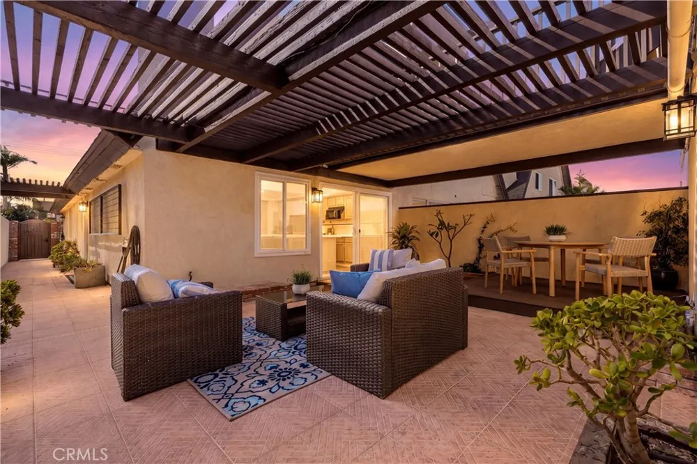 1810 Huntington Street Huntington Beach, CA 92648