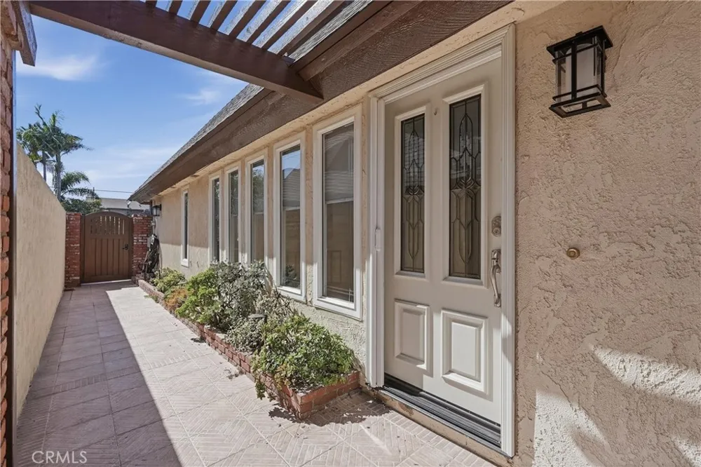 1810 Huntington Street Huntington Beach, CA 92648