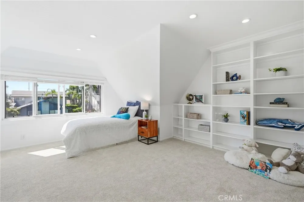 1810 Huntington Street Huntington Beach, CA 92648
