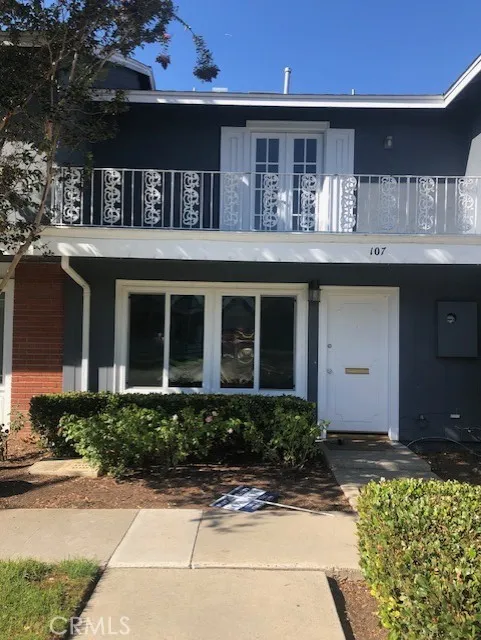 107 Lexington Costa Mesa, CA 92626