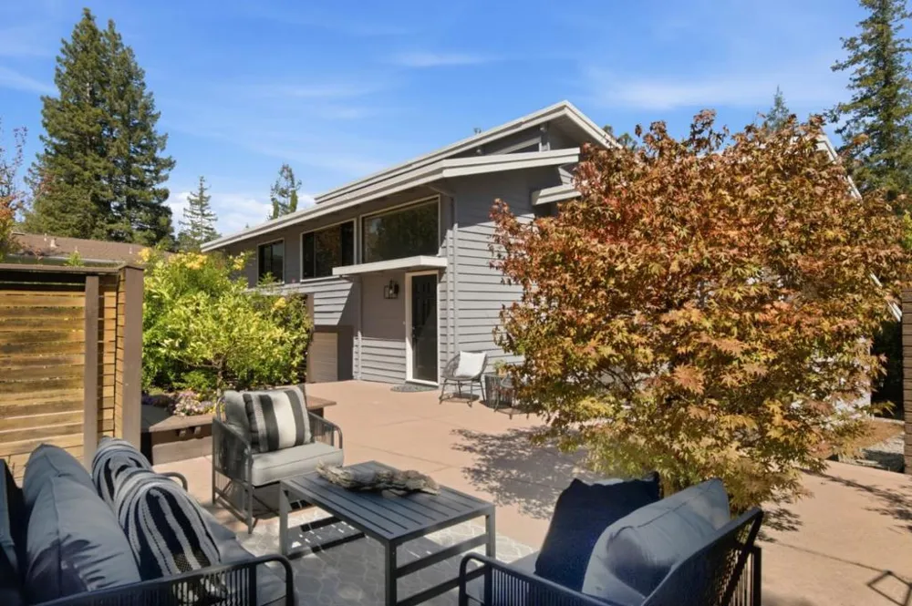 911 Mears Court Stanford, CA 94305