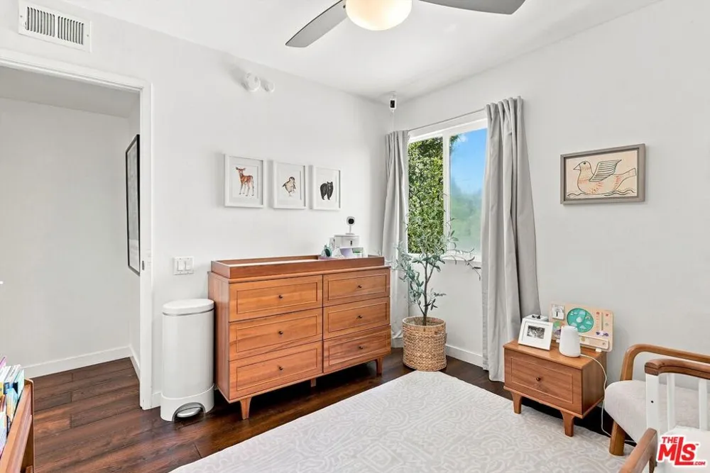 2520 Arizona Avenue #8 Santa Monica, CA 90404