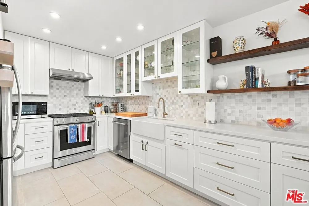 2520 Arizona Avenue #8 Santa Monica, CA 90404