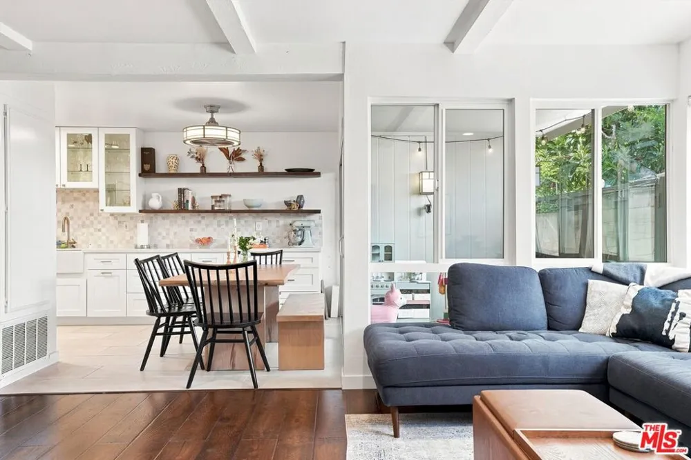 2520 Arizona Avenue #8 Santa Monica, CA 90404
