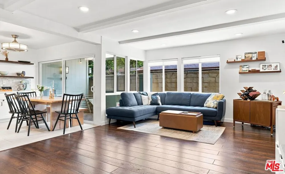 2520 Arizona Avenue #8 Santa Monica, CA 90404