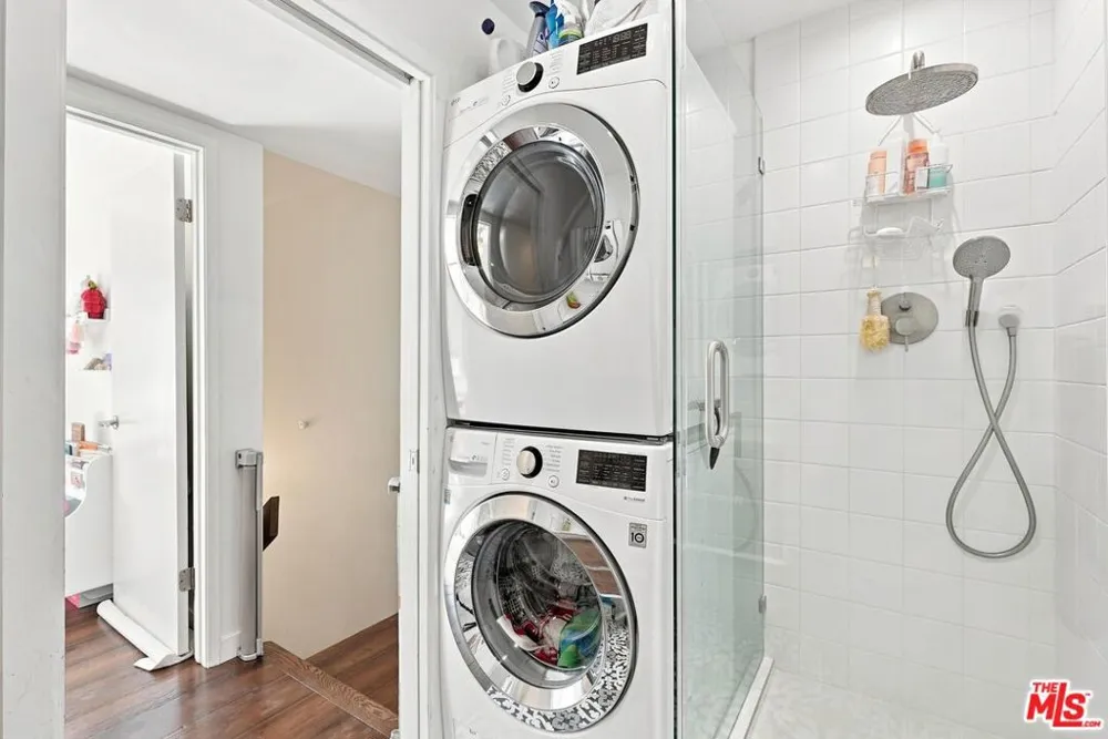 2520 Arizona Avenue #8 Santa Monica, CA 90404