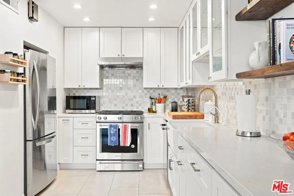 2520 Arizona Avenue #8 Santa Monica, CA 90404