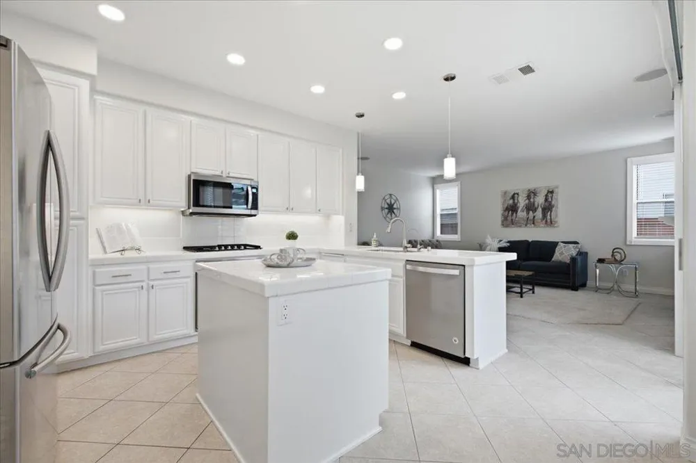 731 Dry Creek Dr Chula Vista, CA 91914