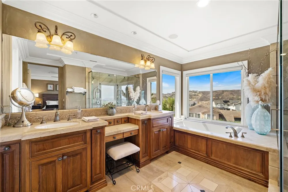 604 Calle Reata San Clemente, CA 92673