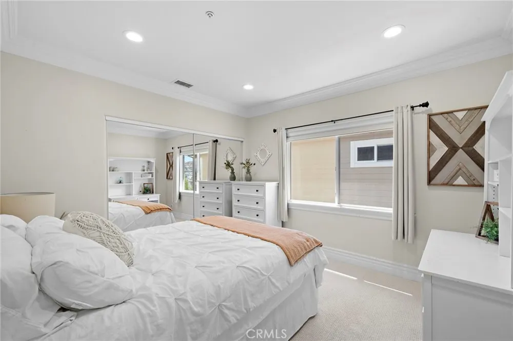 604 Calle Reata San Clemente, CA 92673