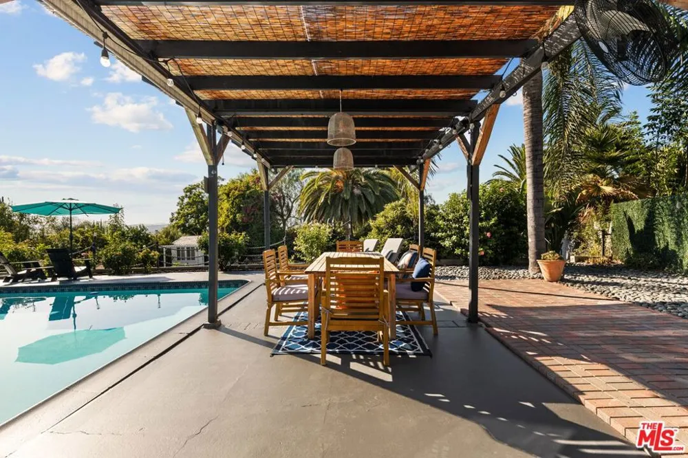 22505 Macfarlane Drive Los Angeles, CA 91364