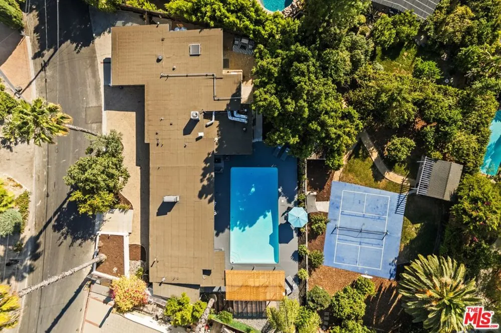 22505 Macfarlane Drive Los Angeles, CA 91364