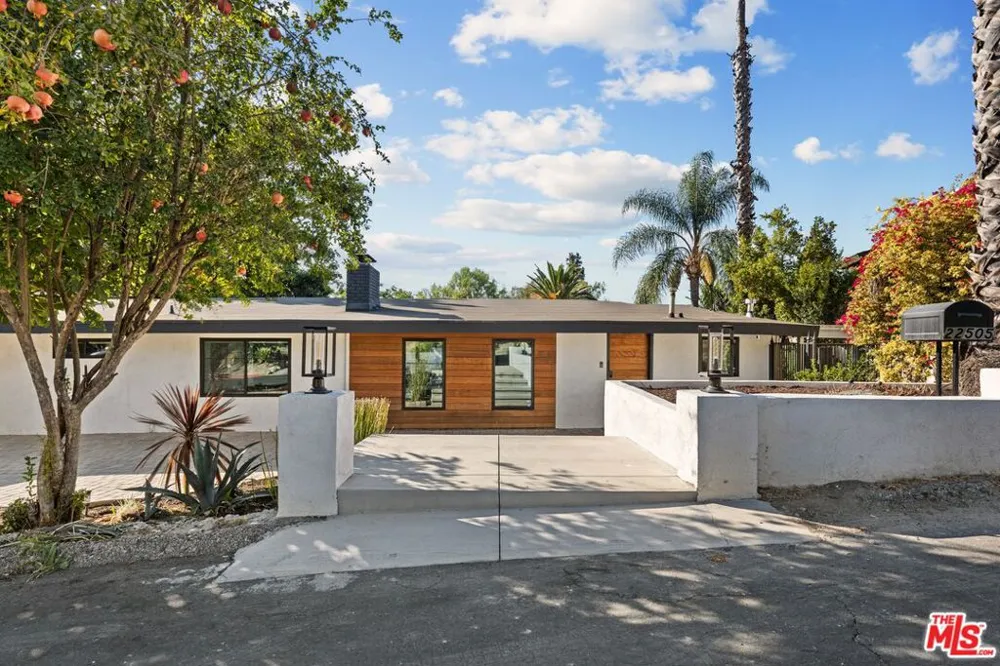 22505 Macfarlane Drive Los Angeles, CA 91364