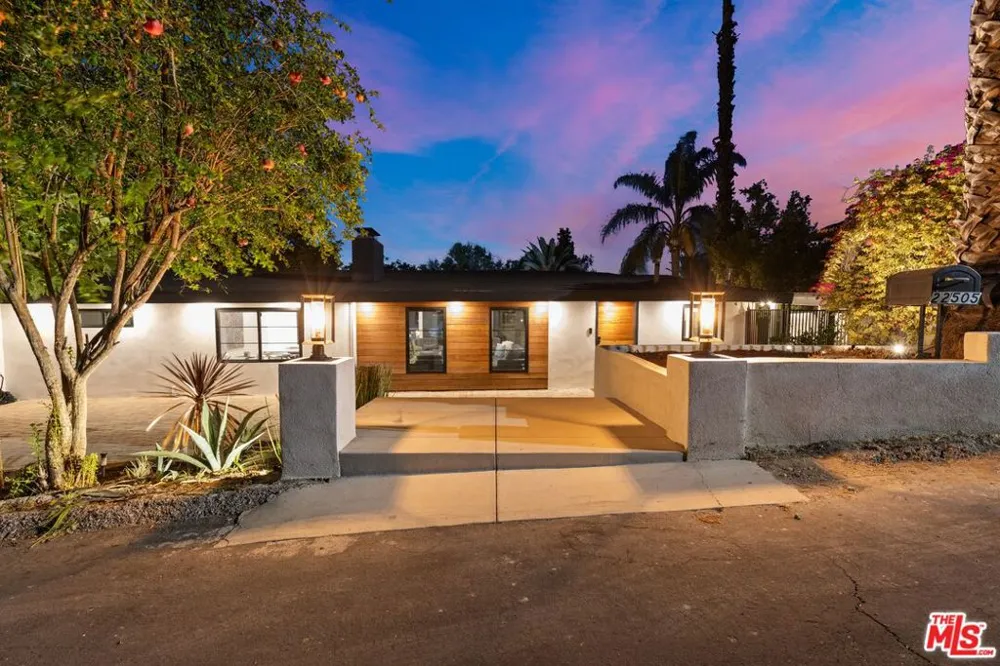 22505 Macfarlane Drive Los Angeles, CA 91364