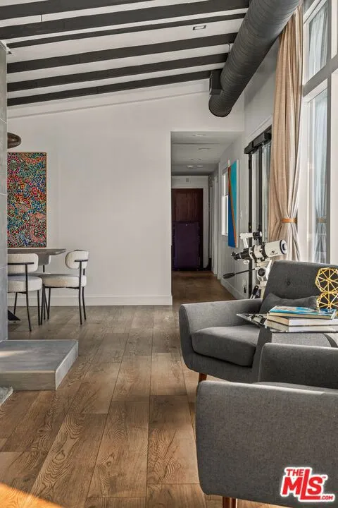 22505 Macfarlane Drive Los Angeles, CA 91364