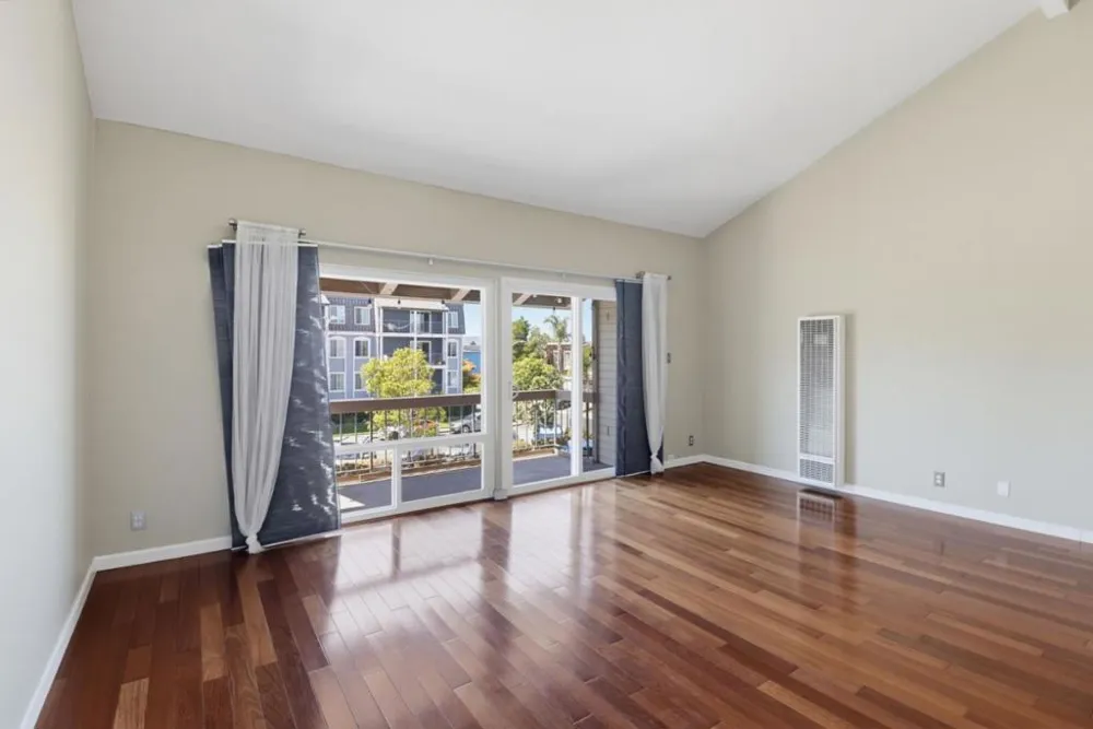 707 Fathom Drive #208 San Mateo, CA 94404