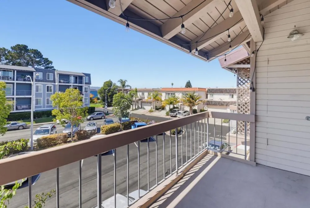 707 Fathom Drive #208 San Mateo, CA 94404
