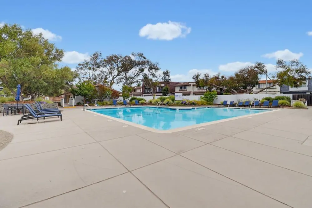 707 Fathom Drive #208 San Mateo, CA 94404