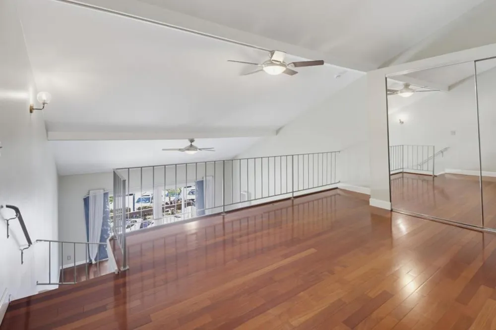 707 Fathom Drive #208 San Mateo, CA 94404