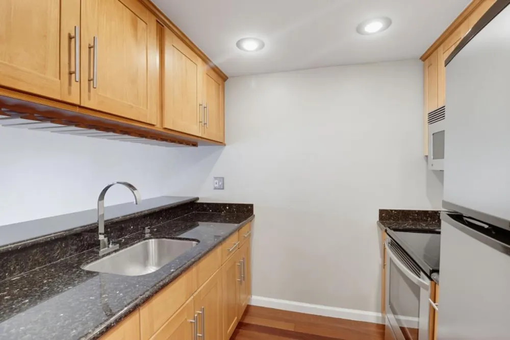 707 Fathom Drive #208 San Mateo, CA 94404