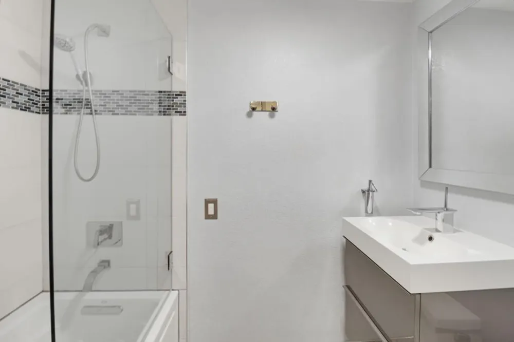 707 Fathom Drive #208 San Mateo, CA 94404