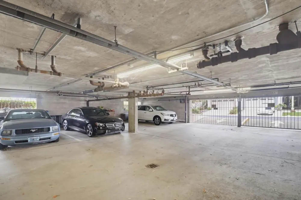 707 Fathom Drive #208 San Mateo, CA 94404