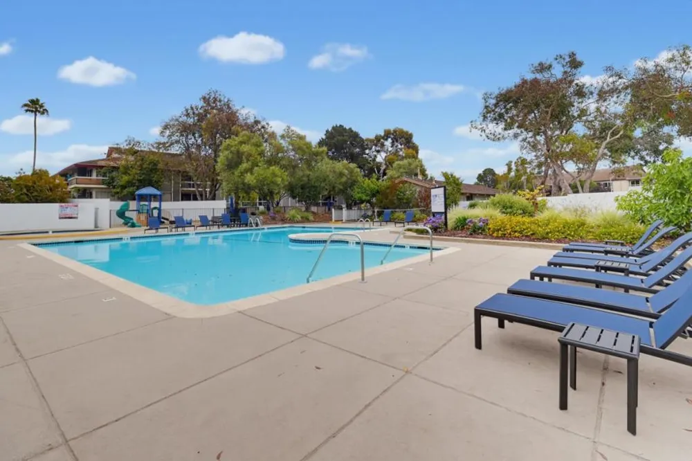 707 Fathom Drive #208 San Mateo, CA 94404