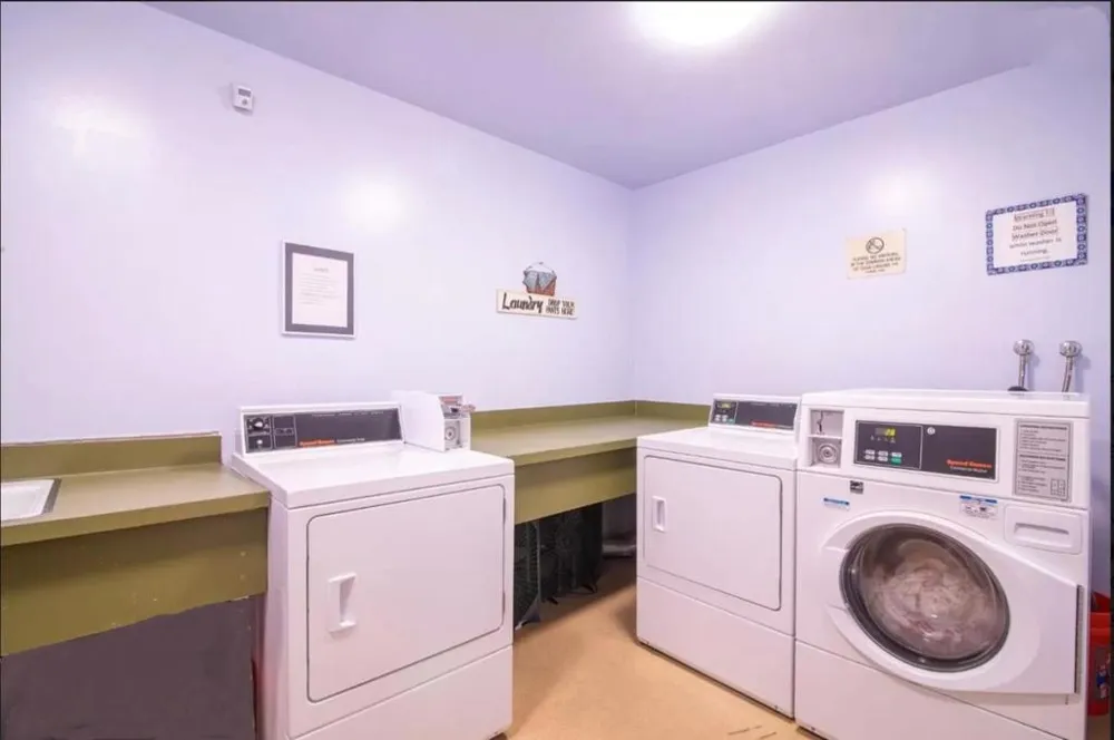 707 Fathom Drive #208 San Mateo, CA 94404