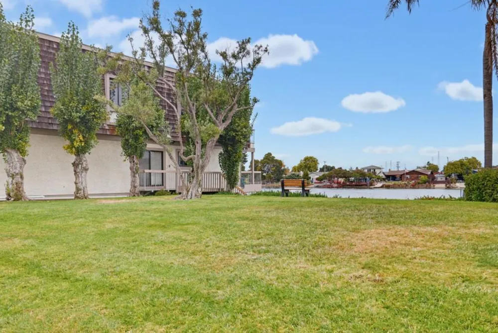 707 Fathom Drive #208 San Mateo, CA 94404